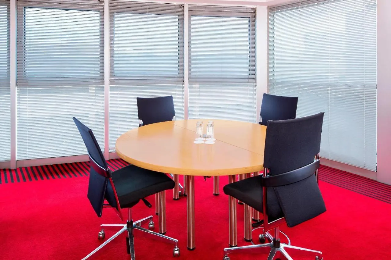 Sheraton Duesseldorf Airport Hotel 4*, Dusseldorf